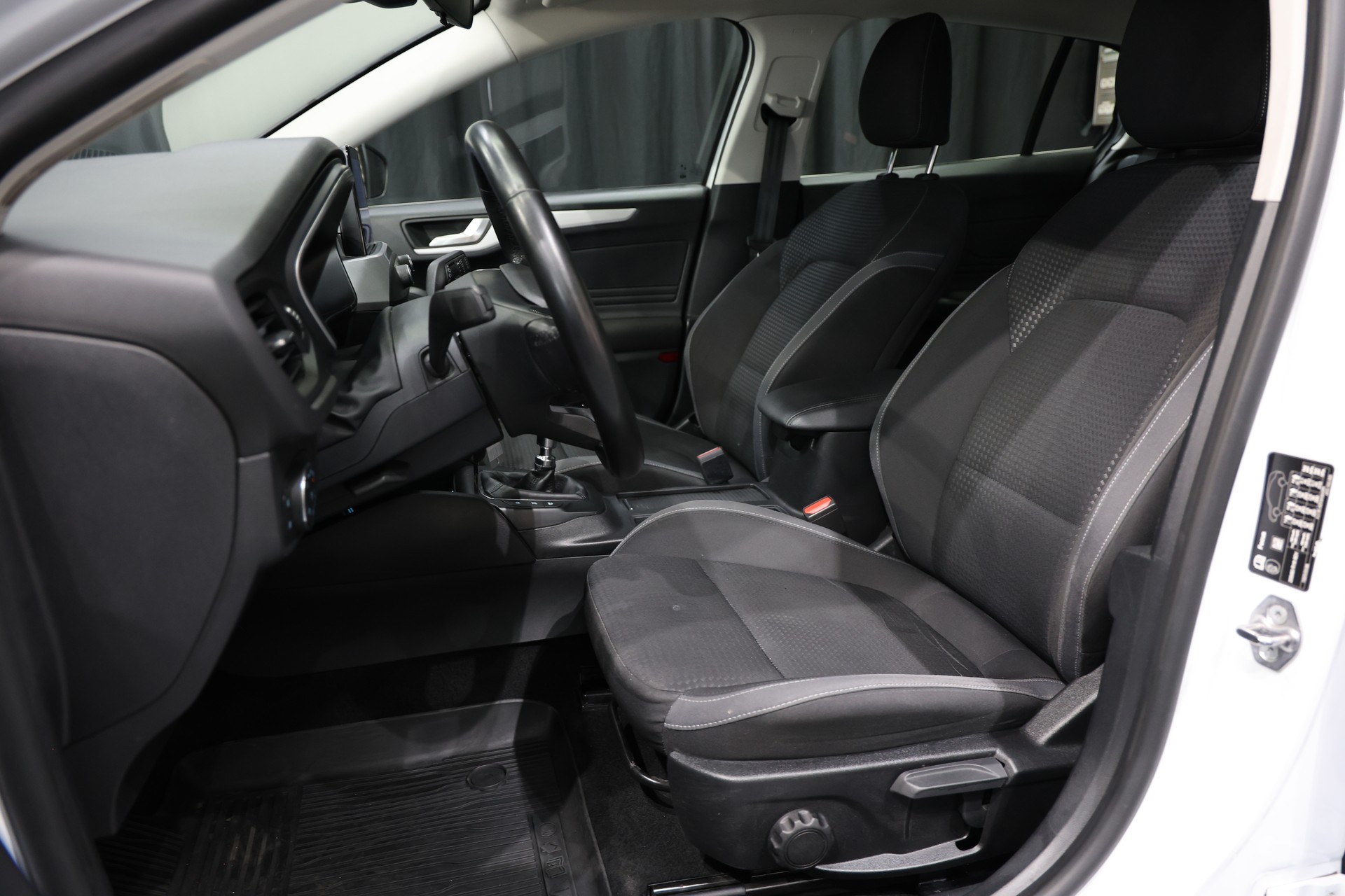 FORD Focus 1.0 SCTi Cool Connect-image-6