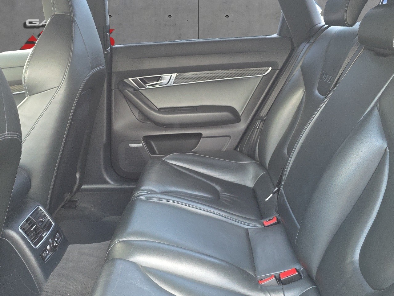 AUDI RS6 Avant 5.0 TFSI V10 quattro tiptronic-image-9