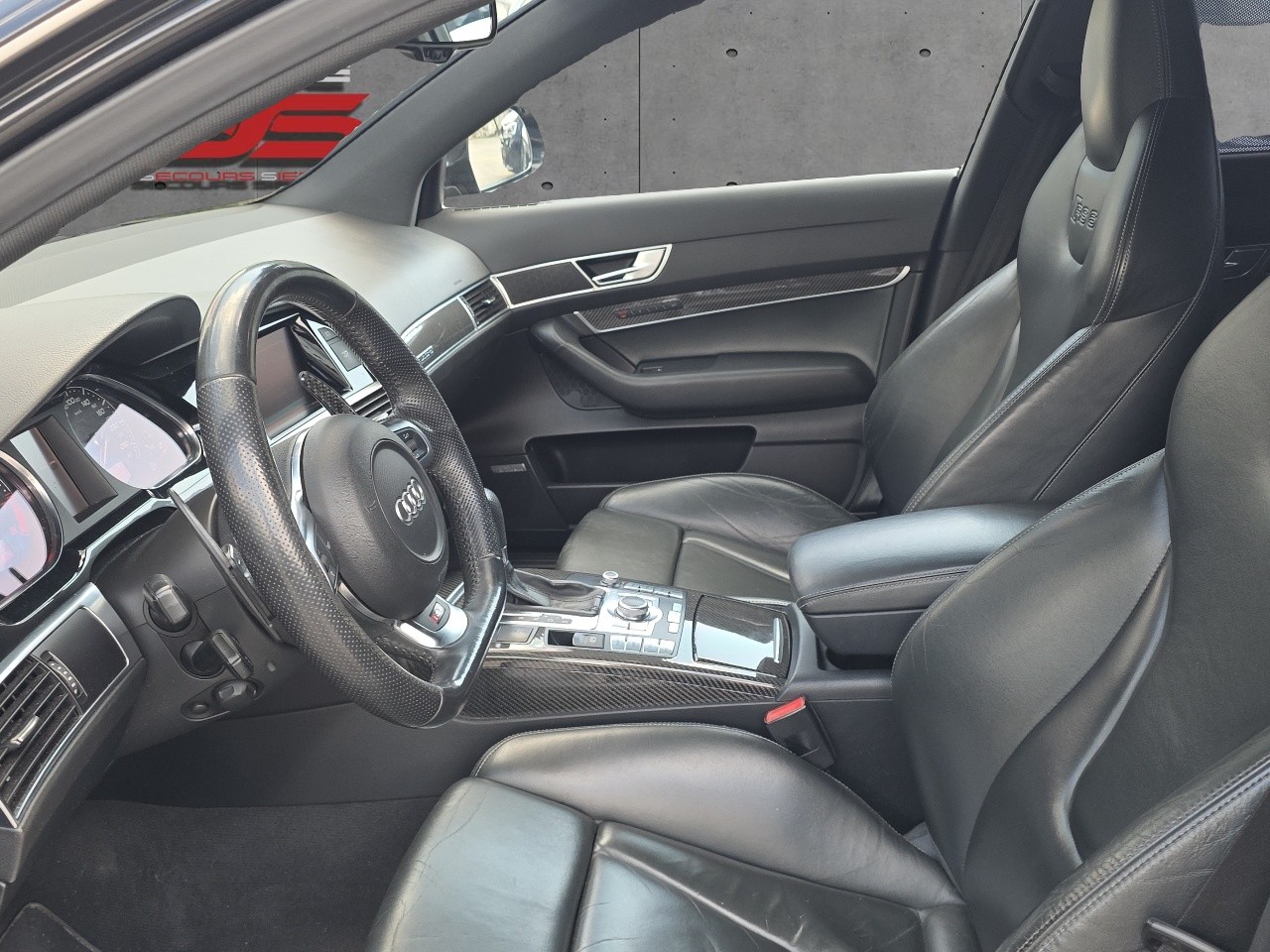 AUDI RS6 Avant 5.0 TFSI V10 quattro tiptronic-image-8