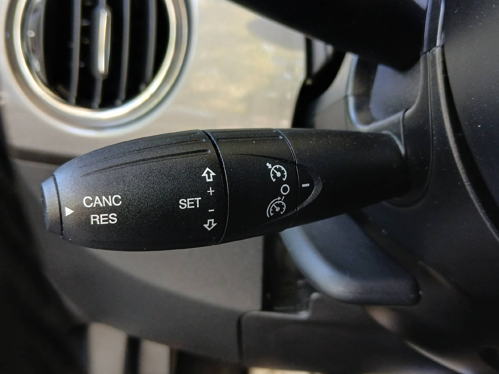 FIAT 500 1.0 Hybrid Lounge-image-8