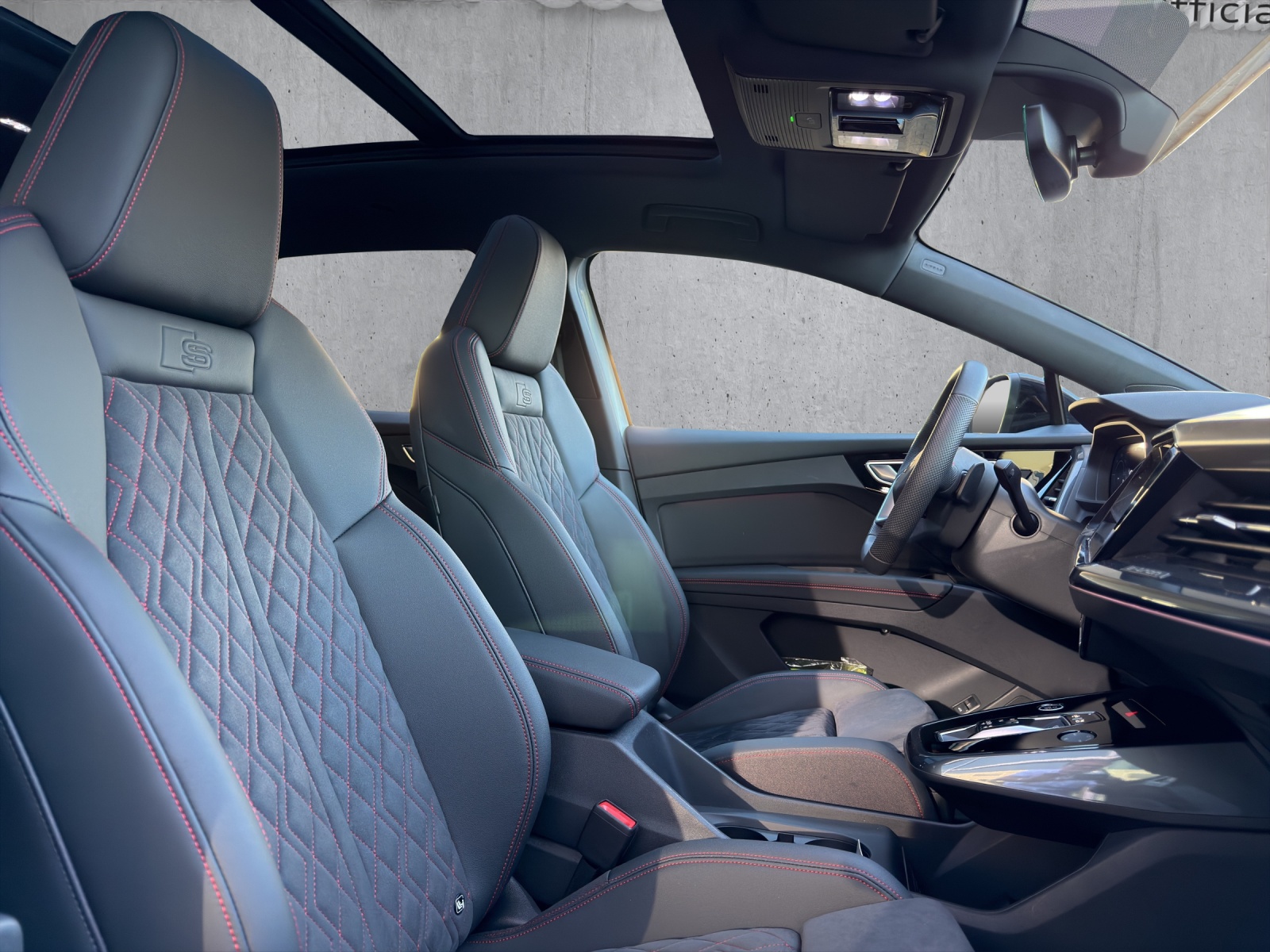 AUDI Q4 e-tron 45 Edition Swiss Ski quattro-image-7