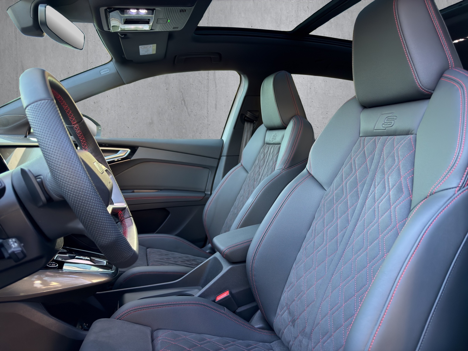 AUDI Q4 e-tron 45 Edition Swiss Ski quattro-image-6