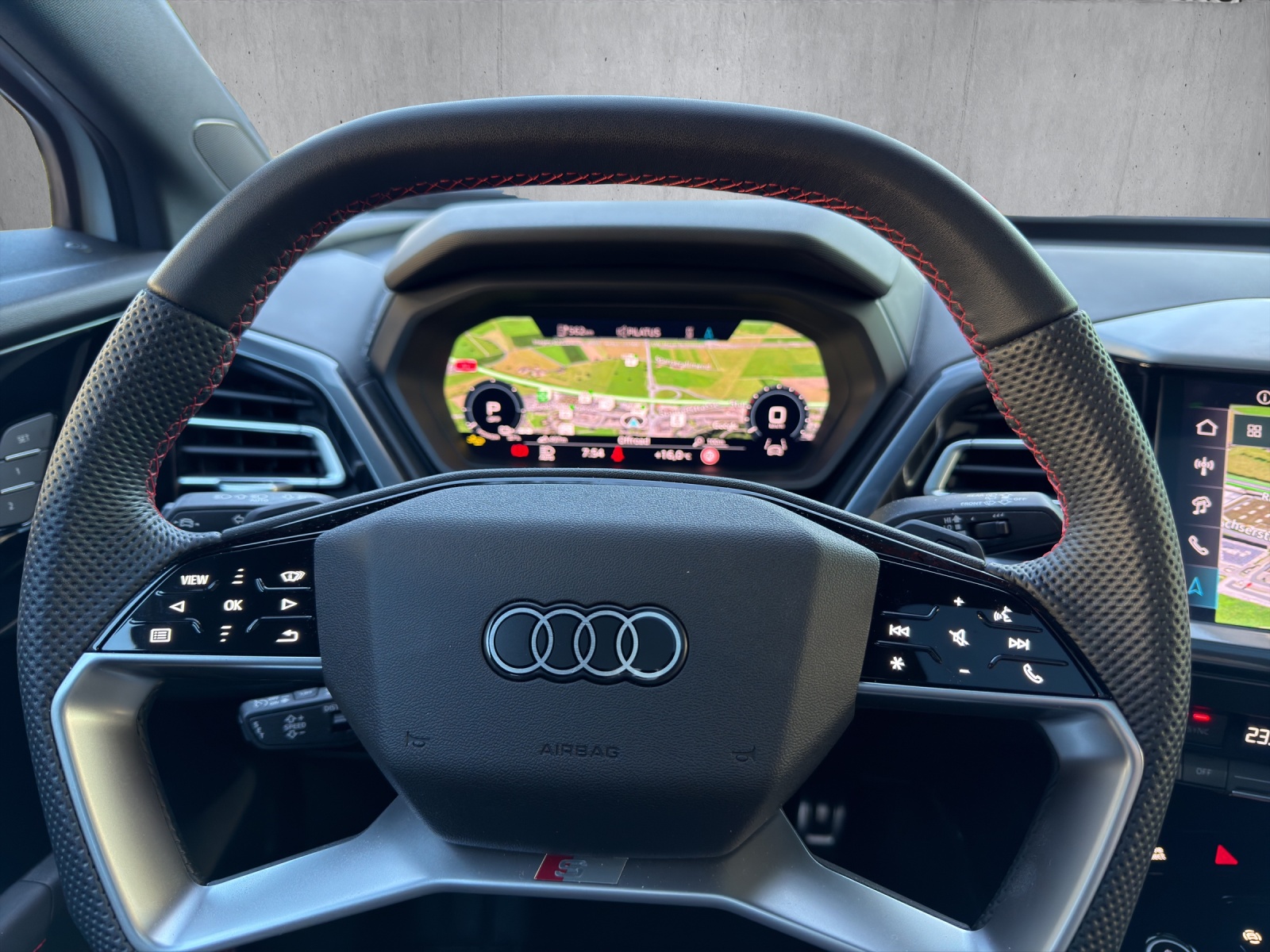 AUDI Q4 e-tron 45 Edition Swiss Ski quattro-image-10