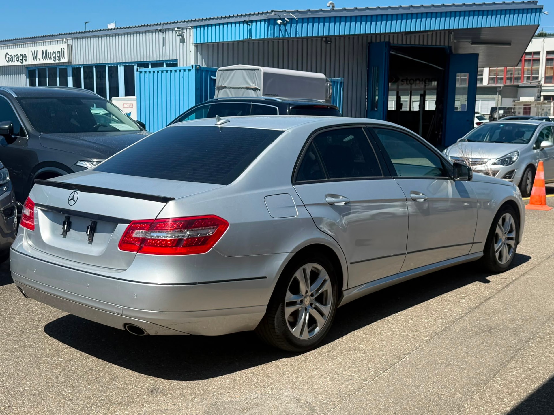 MERCEDES-BENZ E 350 Avantgarde 4Matic 7G-Tronic-image-2
