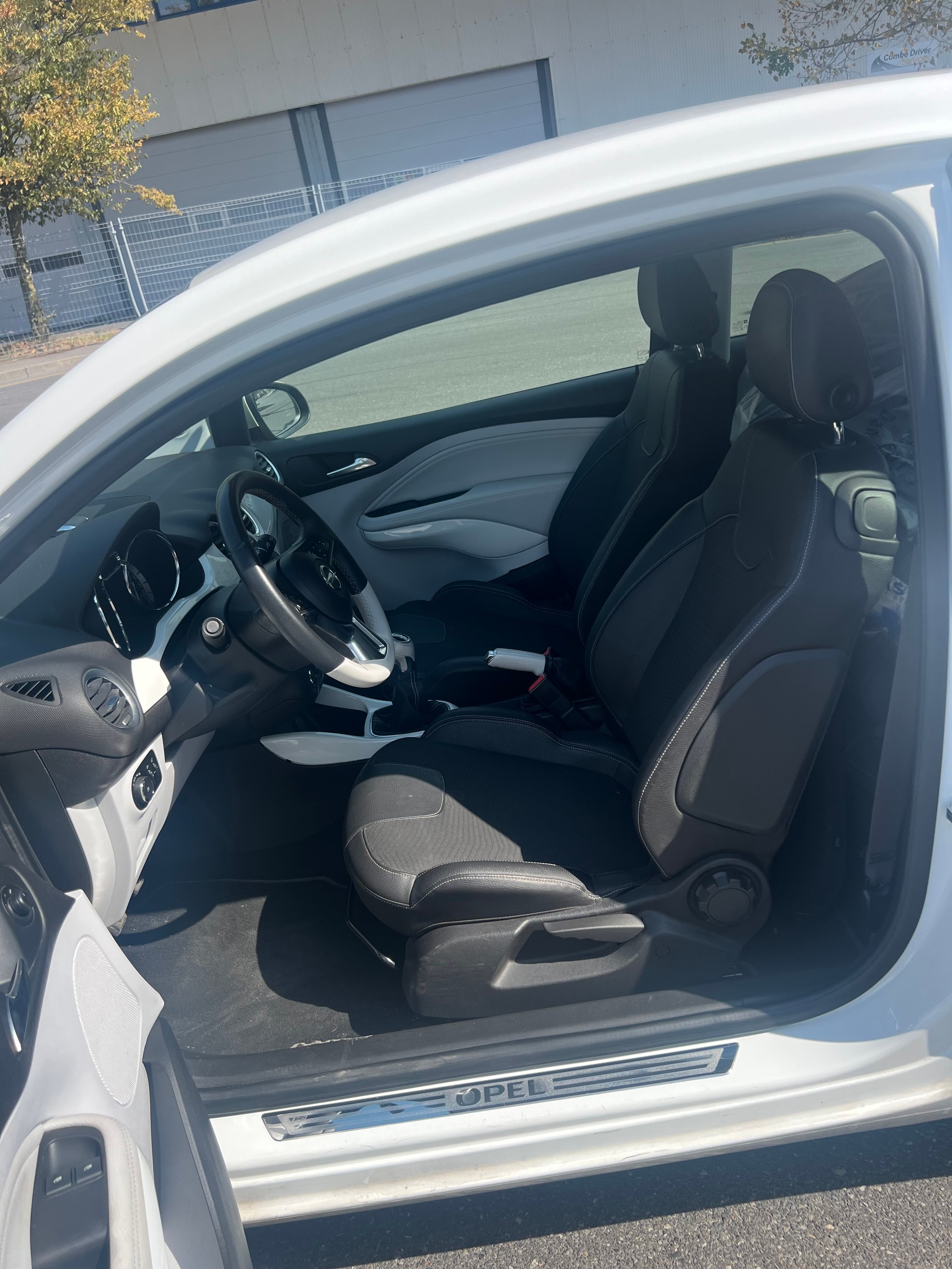 OPEL Adam 1.4 ecoFLEX White Link-image-9