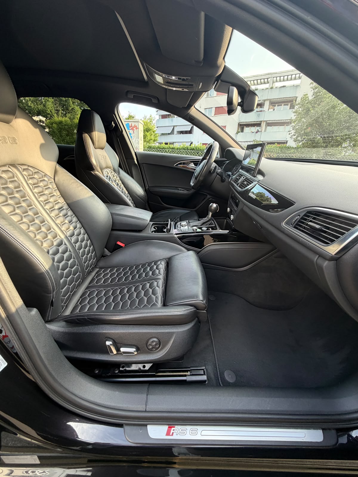 AUDI 4.0 V8 TFSI quattro T-Tronic-image-2