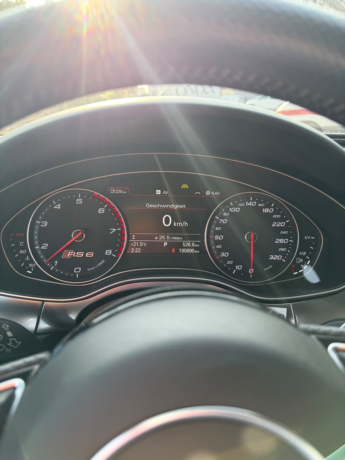 AUDI 4.0 V8 TFSI quattro T-Tronic-image-1
