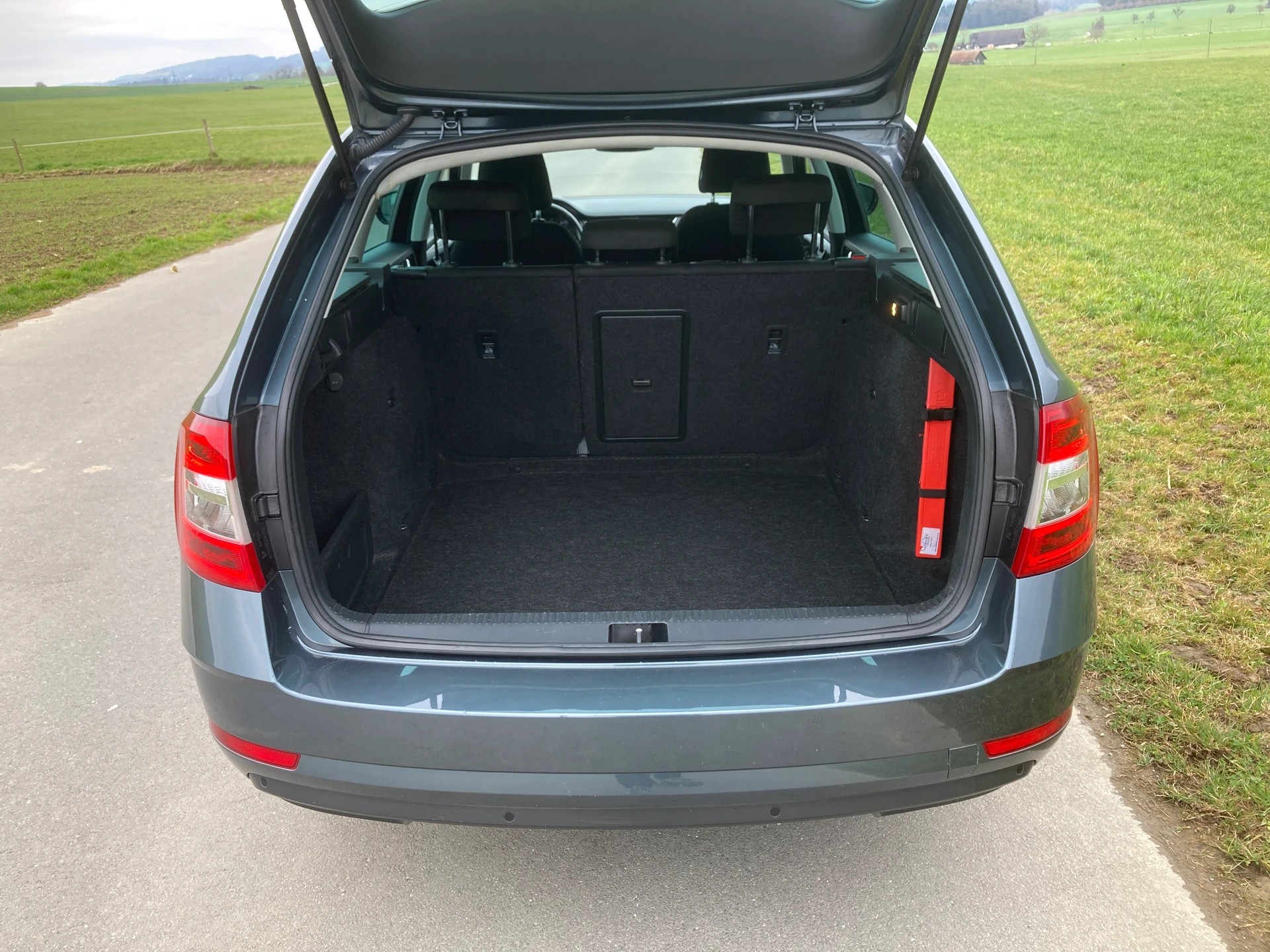 SKODA Octavia Combi 2.0 TDI Ambition 4x4 DSG-image-5