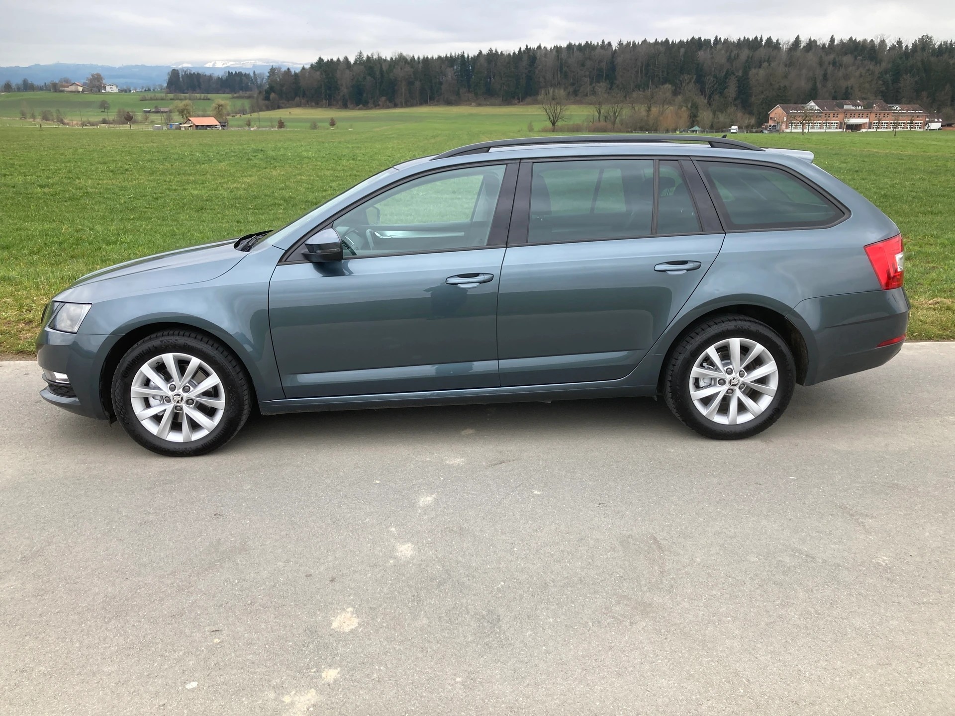 SKODA Octavia Combi 2.0 TDI Ambition 4x4 DSG-image-4