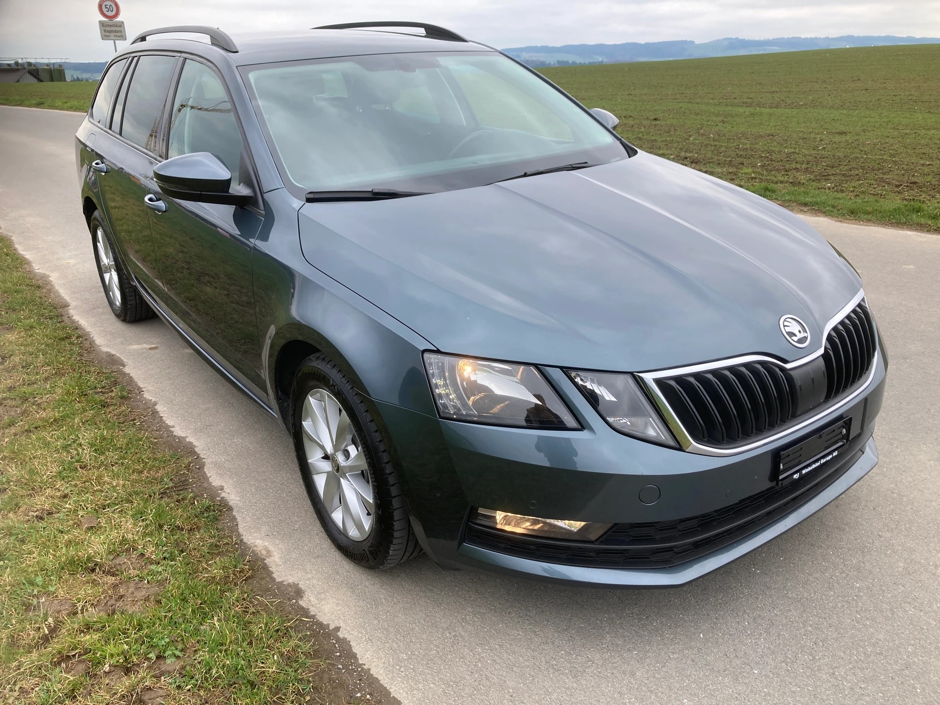 SKODA Octavia Combi 2.0 TDI Ambition 4x4 DSG-image-1