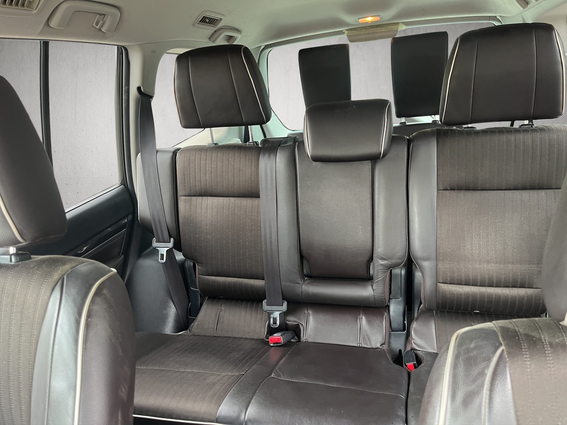 MITSUBISHI Pajero 3.2 DI-D Swiss Edition Automatic-image-13