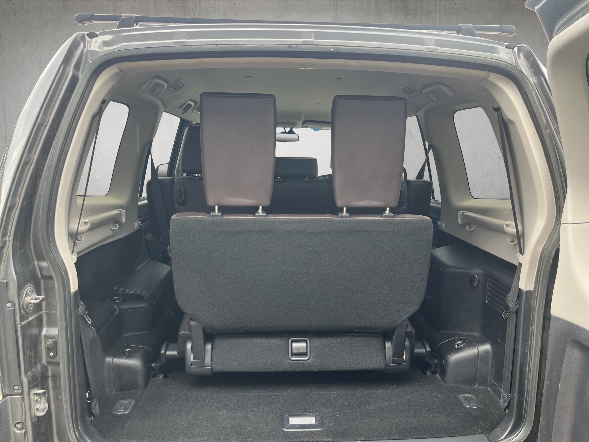 MITSUBISHI Pajero 3.2 DI-D Swiss Edition Automatic-image-12