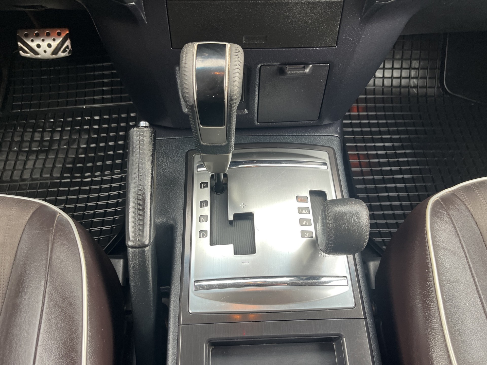 MITSUBISHI Pajero 3.2 DI-D Swiss Edition Automatic-image-14