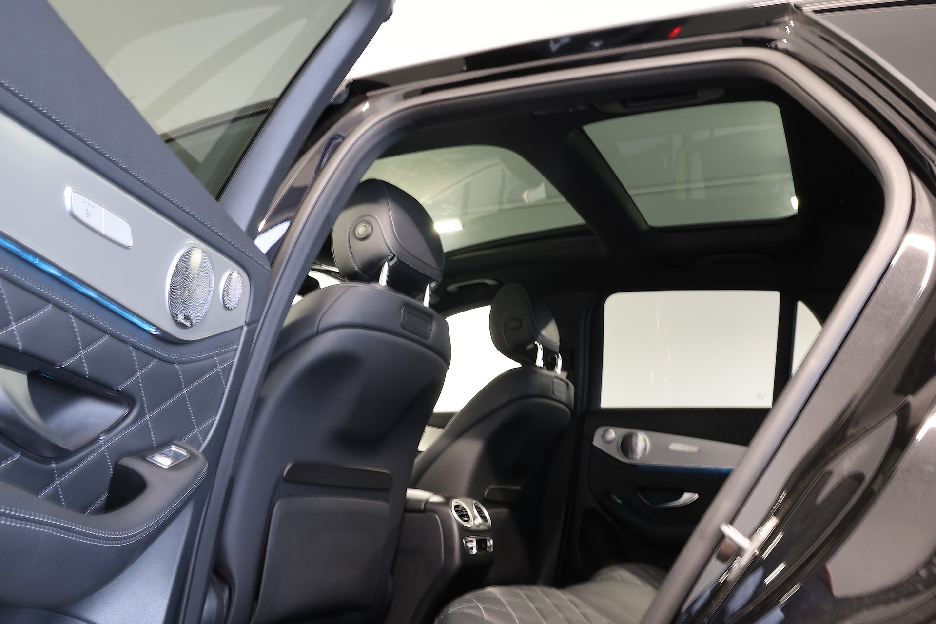 MERCEDES-BENZ GLC 63 S AMG 4m+-image-17
