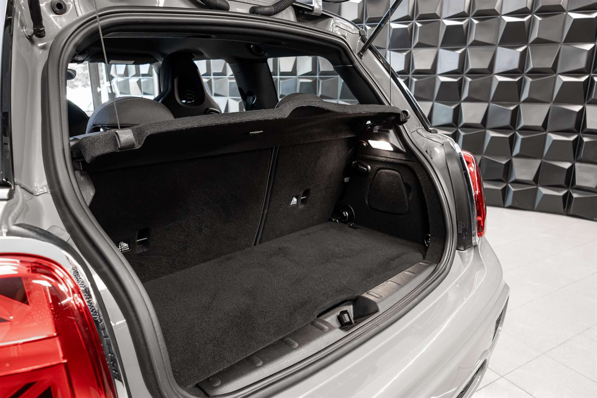 MINI Cooper John Cooper Works-image-23