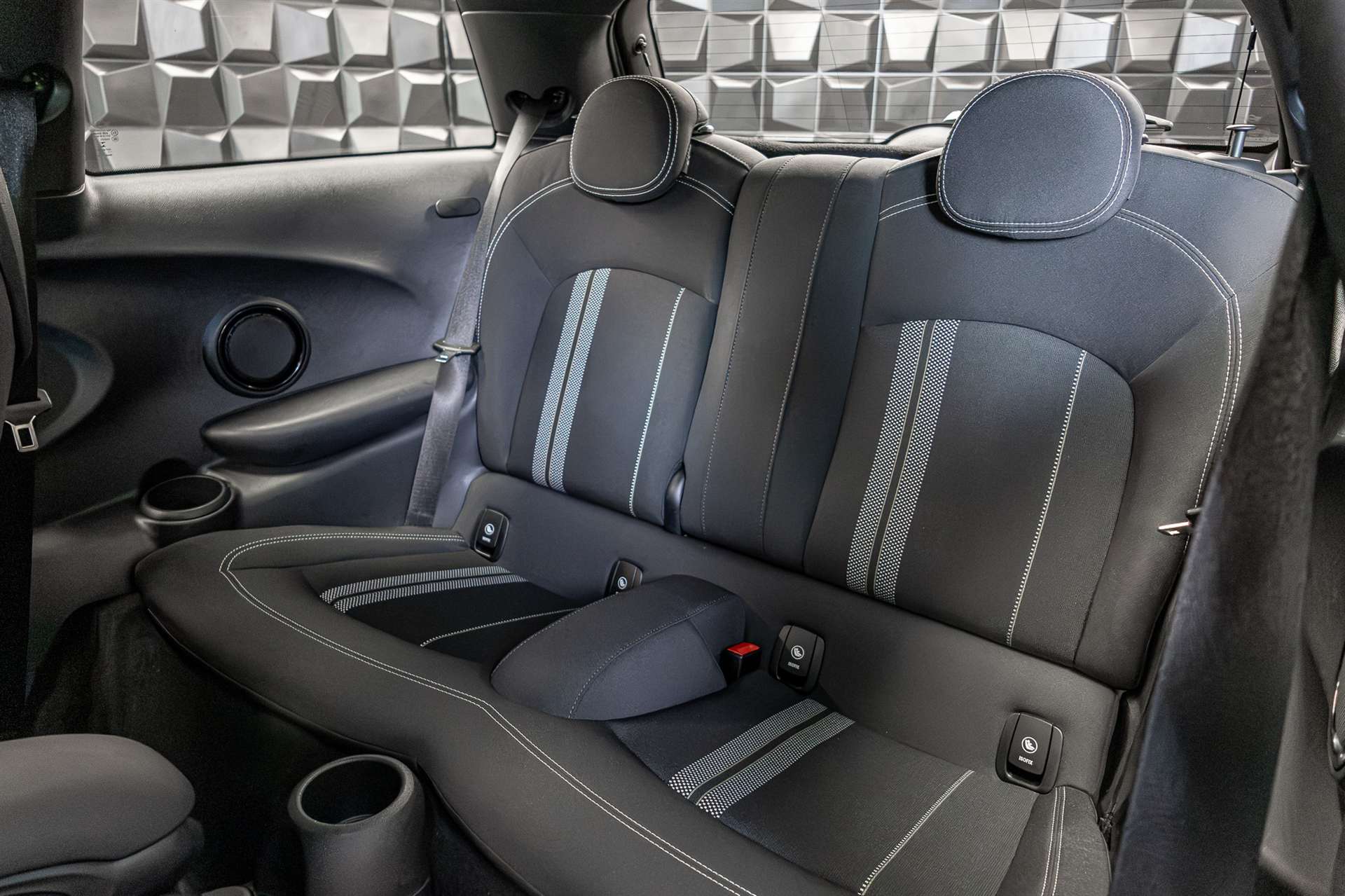MINI Cooper John Cooper Works-image-21