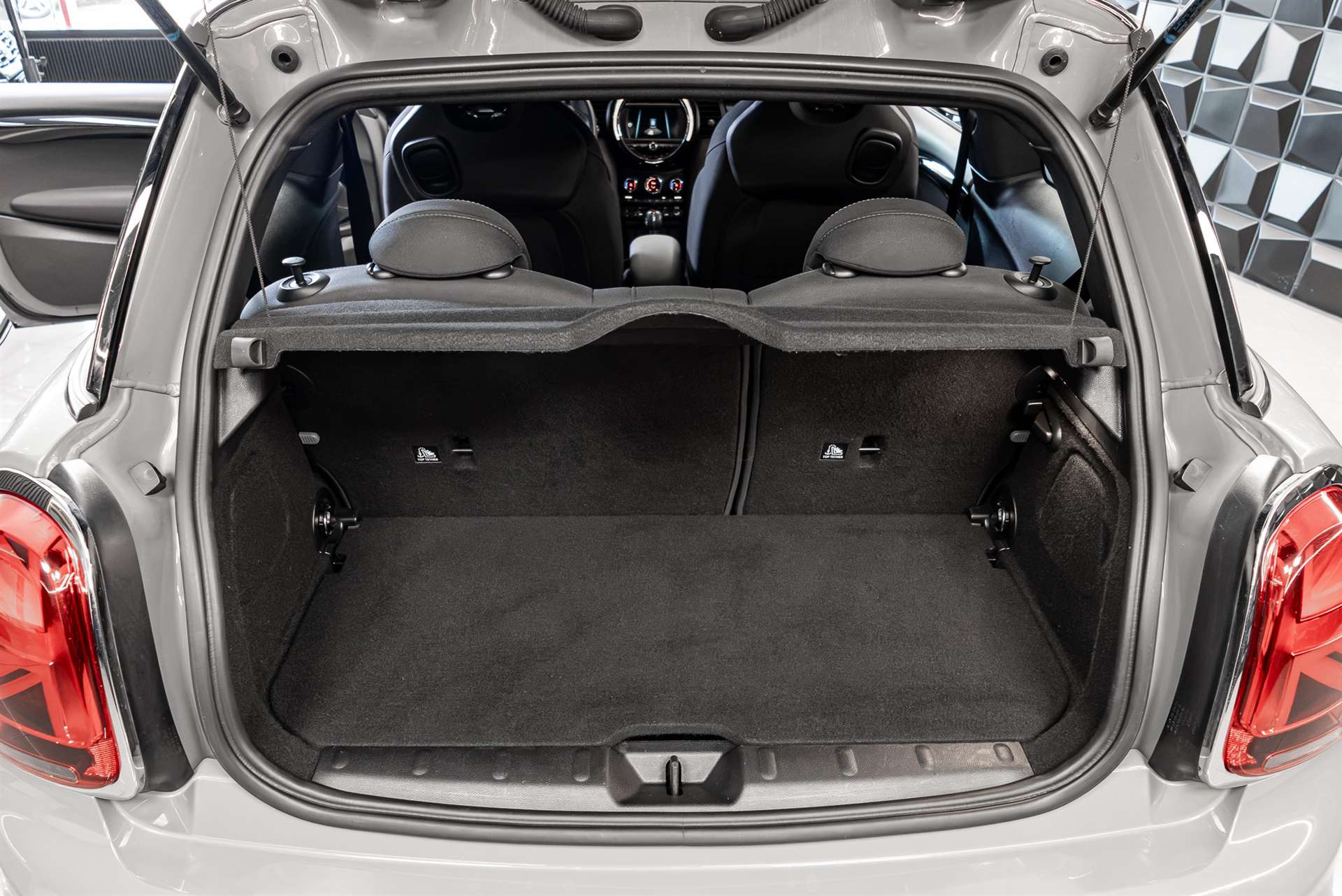 MINI Cooper John Cooper Works-image-22