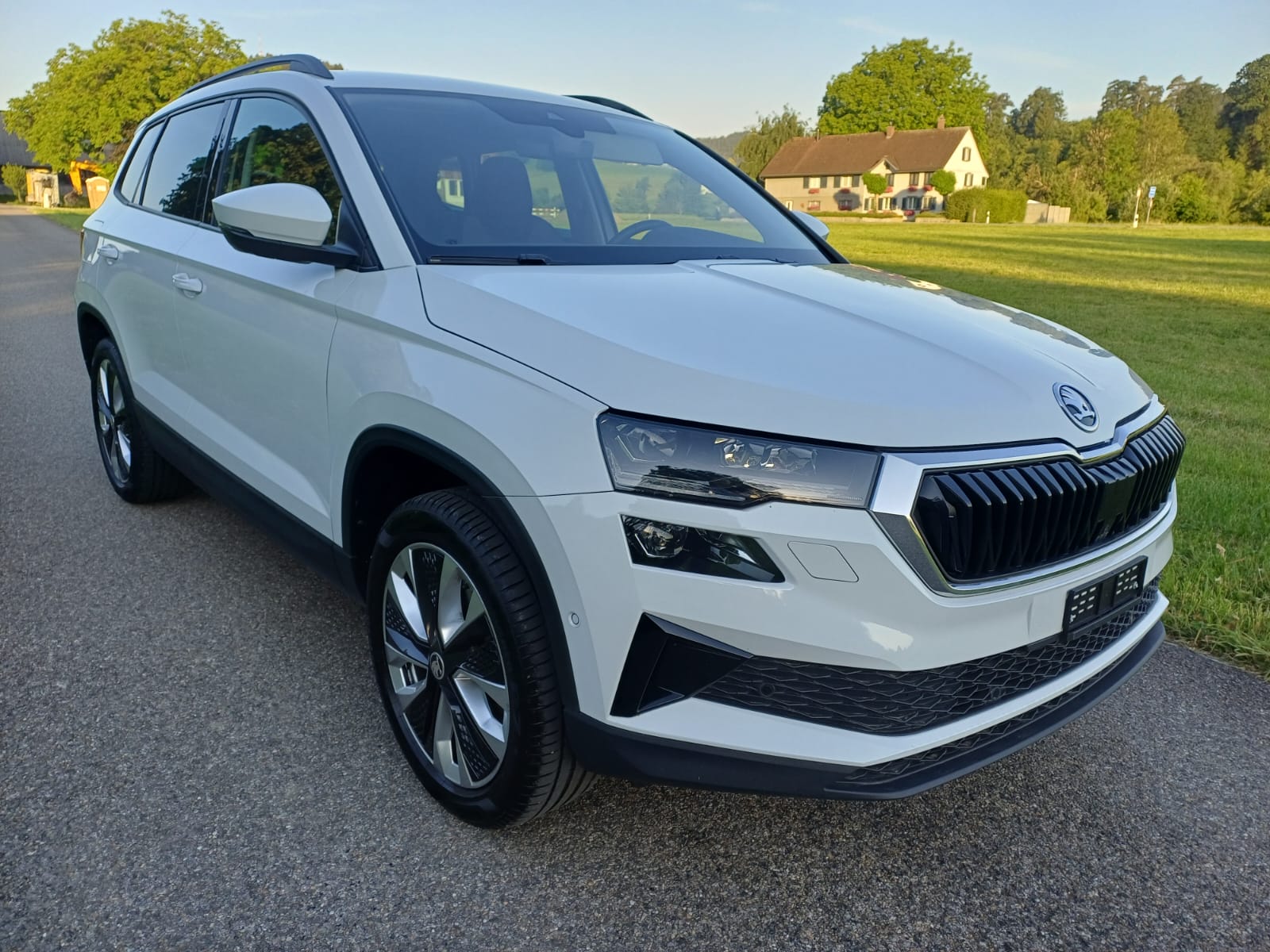 SKODA Karoq 2.0 TDI CR Style 4x4 DSG-image-1