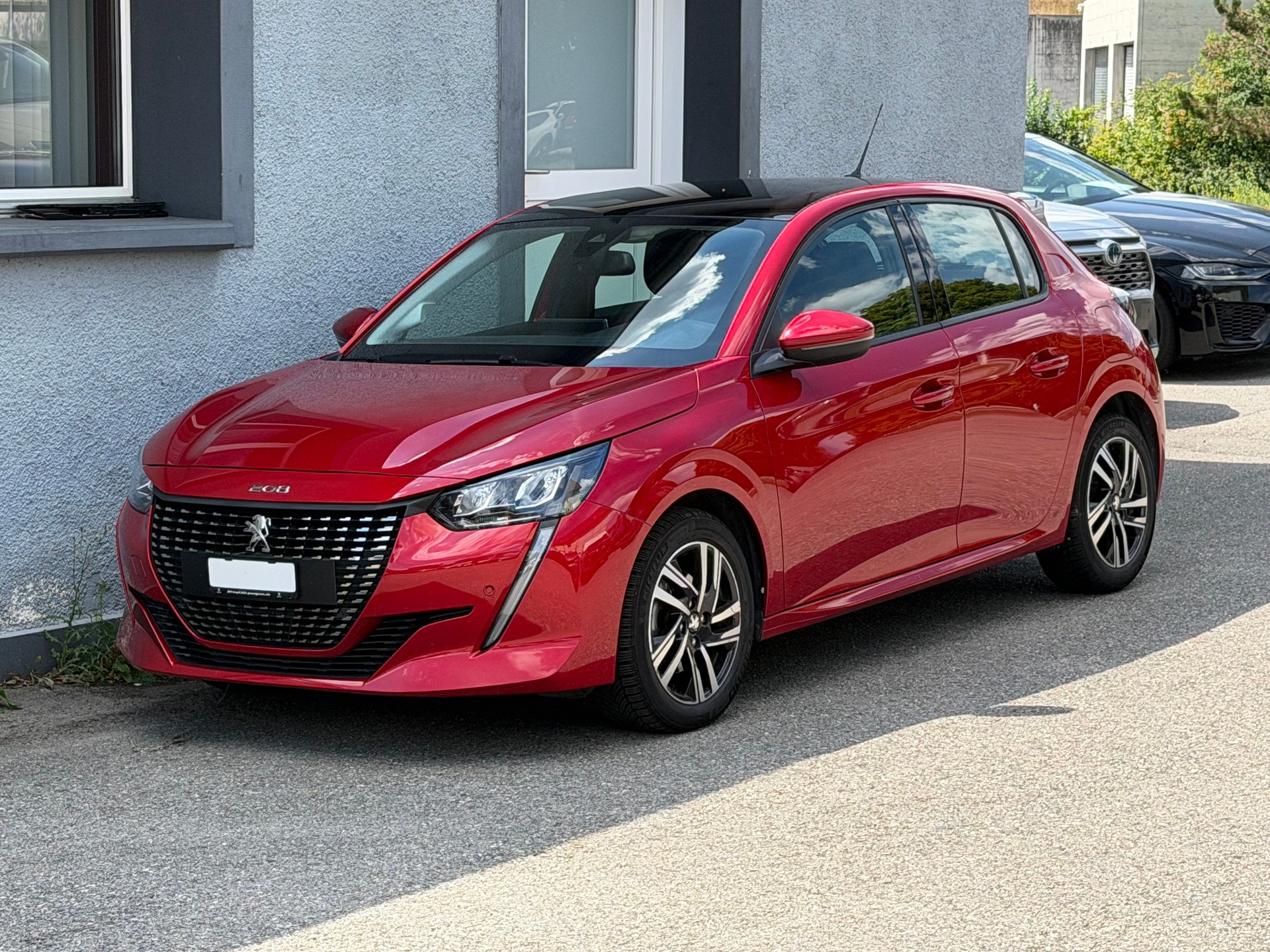 PEUGEOT 208 1.2 PureTech Allure EAT8-image-0