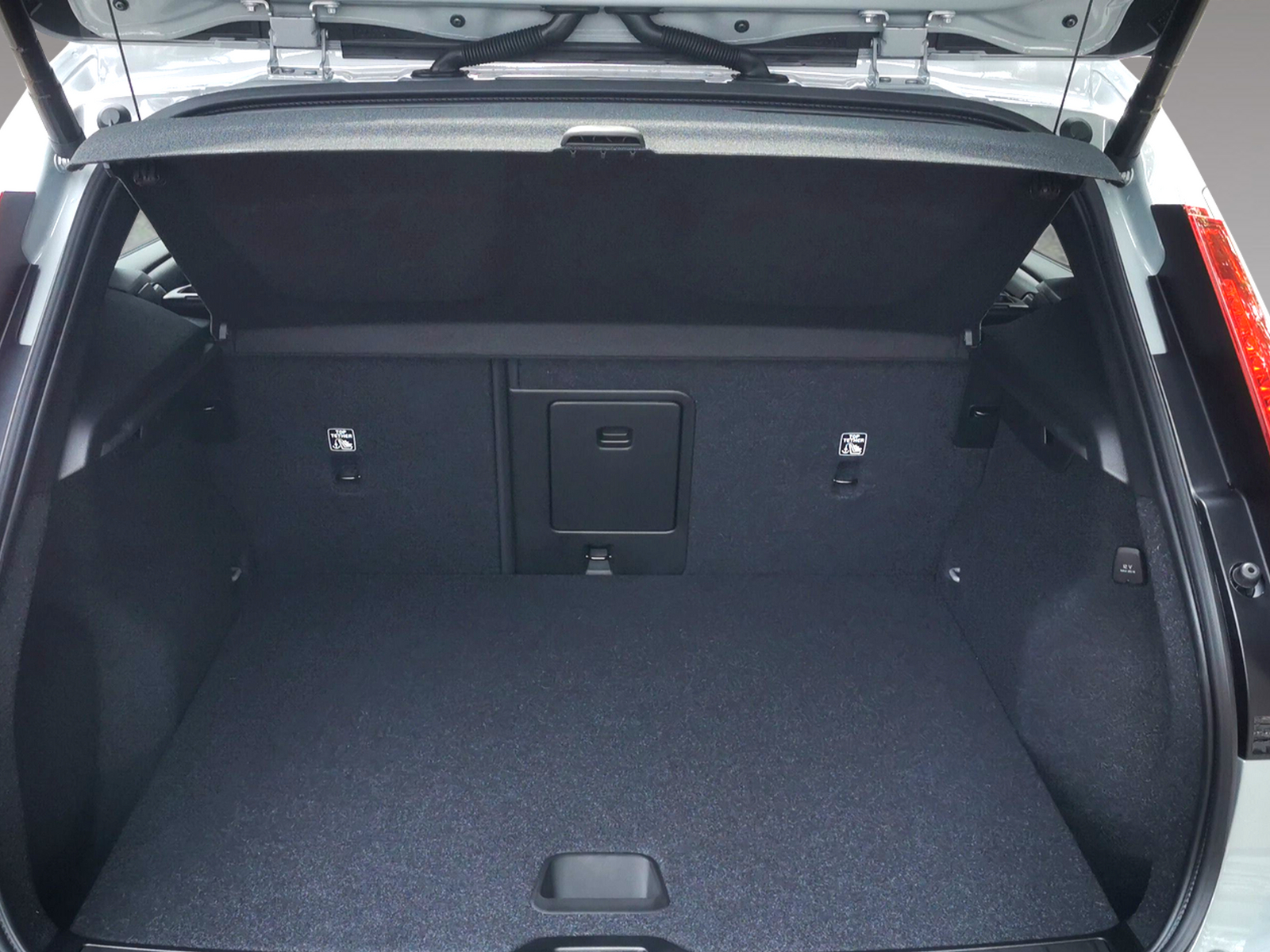 VOLVO XC40 1.5 T4 PiH Plus Dark-image-14