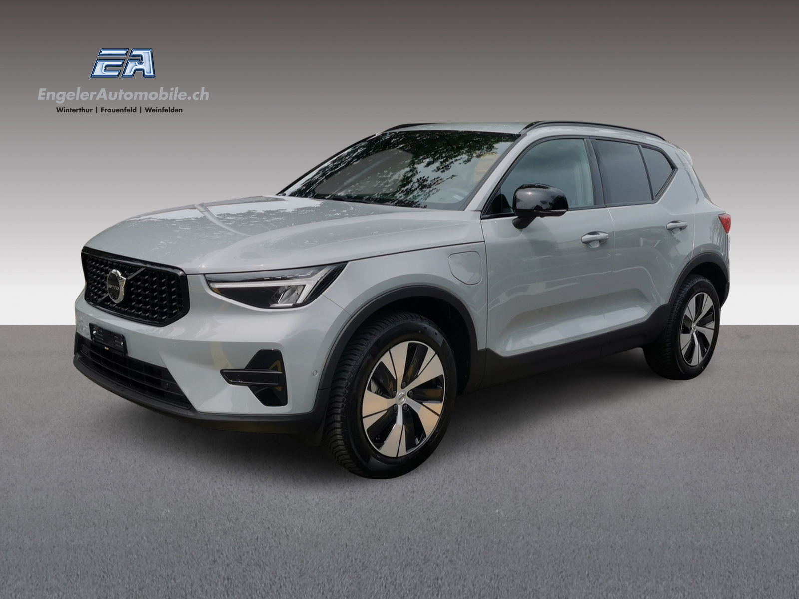 VOLVO XC40 1.5 T4 PiH Plus Dark-image-0