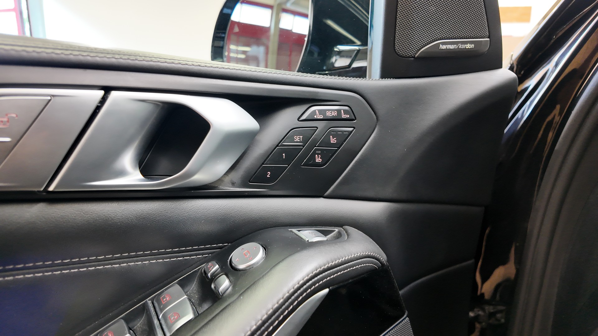 BMW X7 xDrive 30d Steptronic-image-14