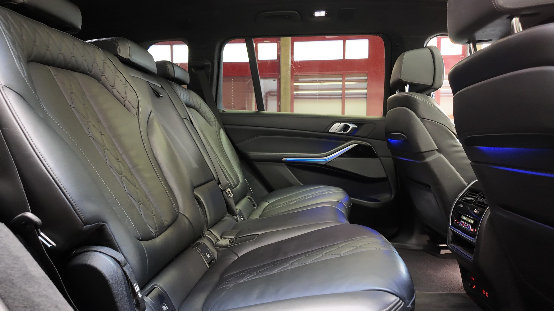 BMW X7 xDrive 30d Steptronic-image-22