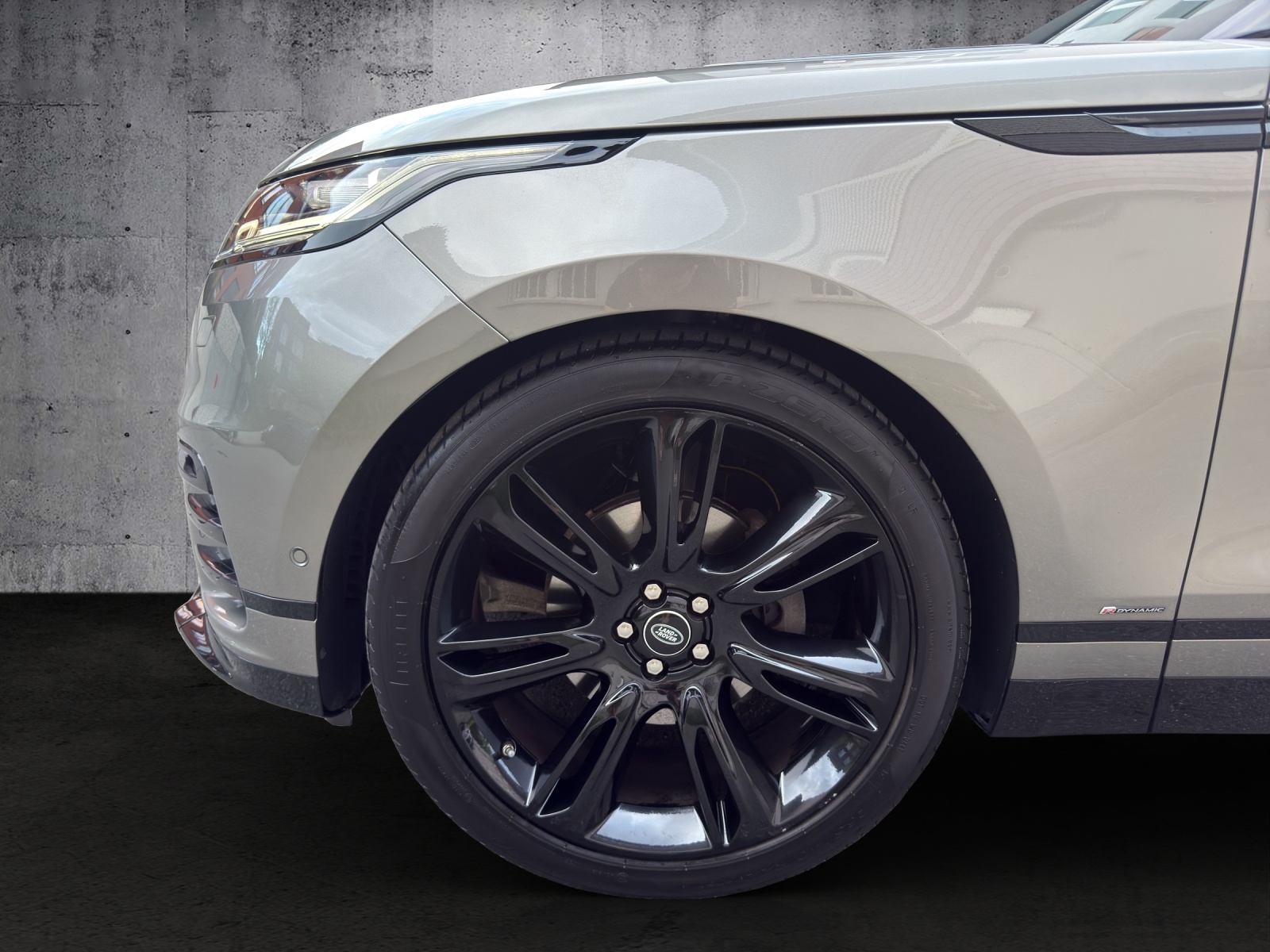 LAND ROVER Range Rover Velar R-Dynamic D 240 Automatic *CH-Fahrzeug*-image-4