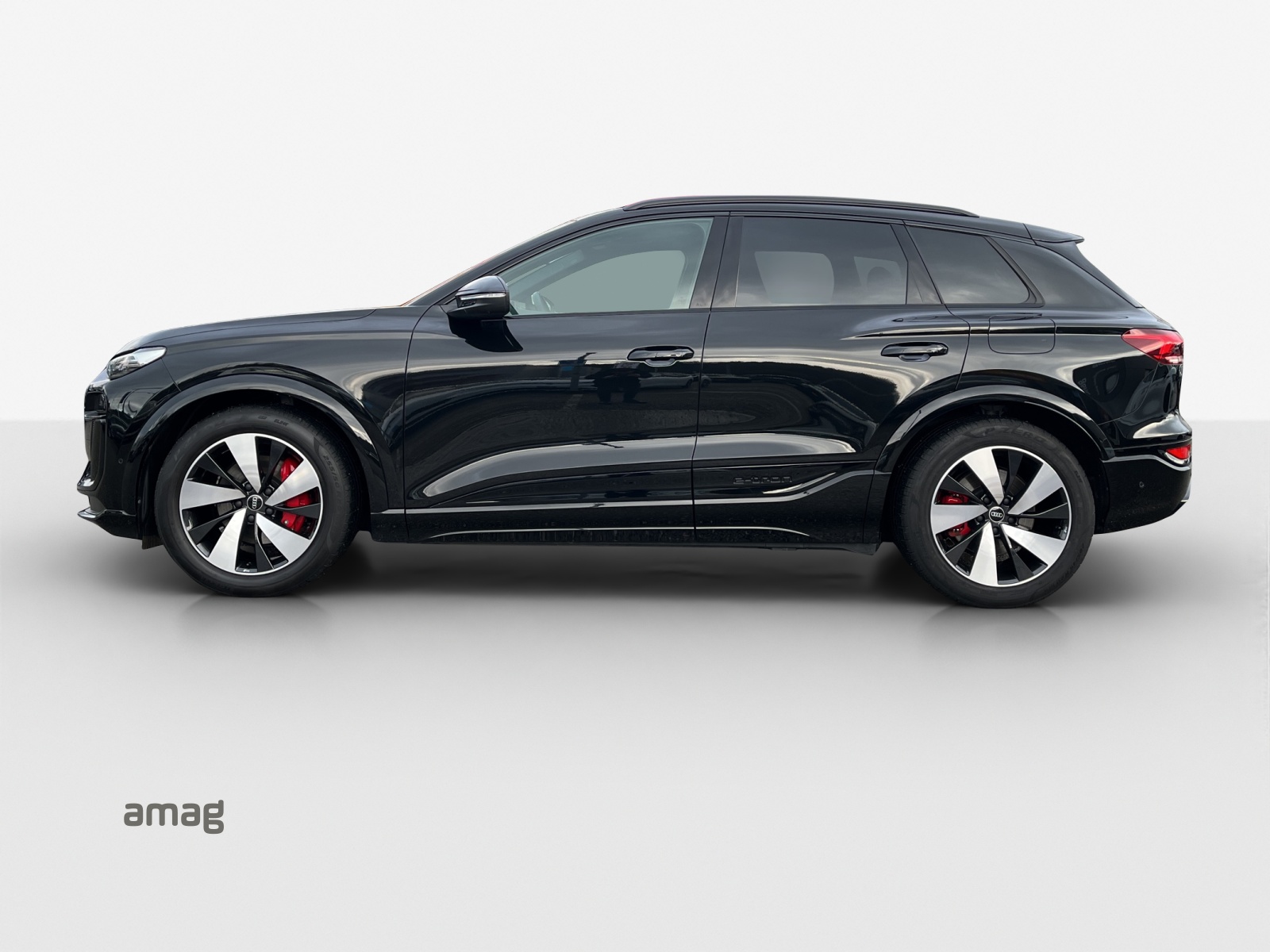 AUDI Q6 e-tron quattro-image-1
