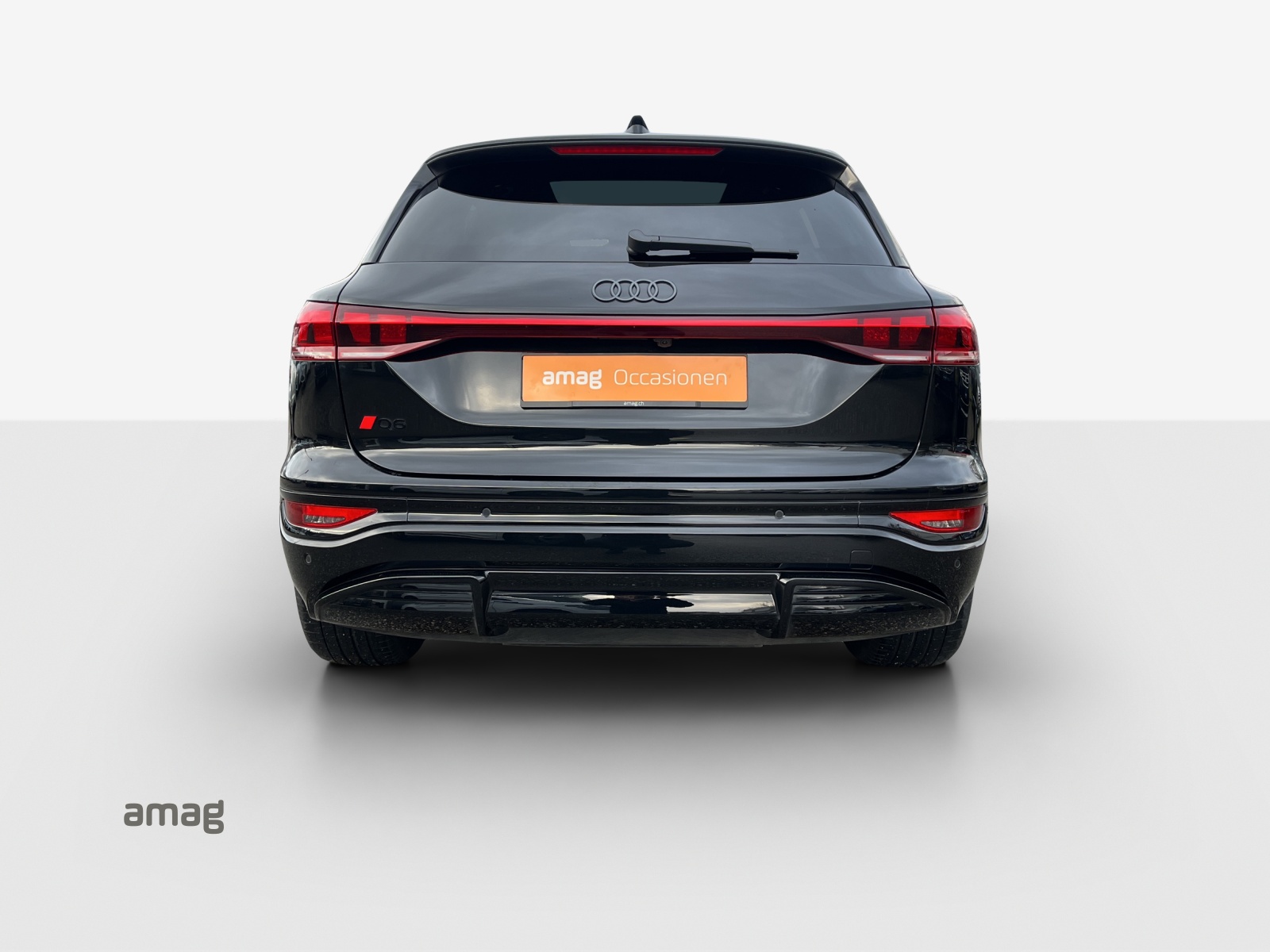 AUDI Q6 e-tron quattro-image-3