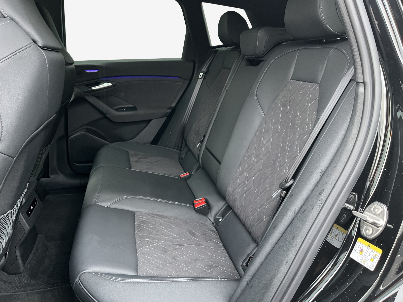AUDI Q6 e-tron quattro-image-12