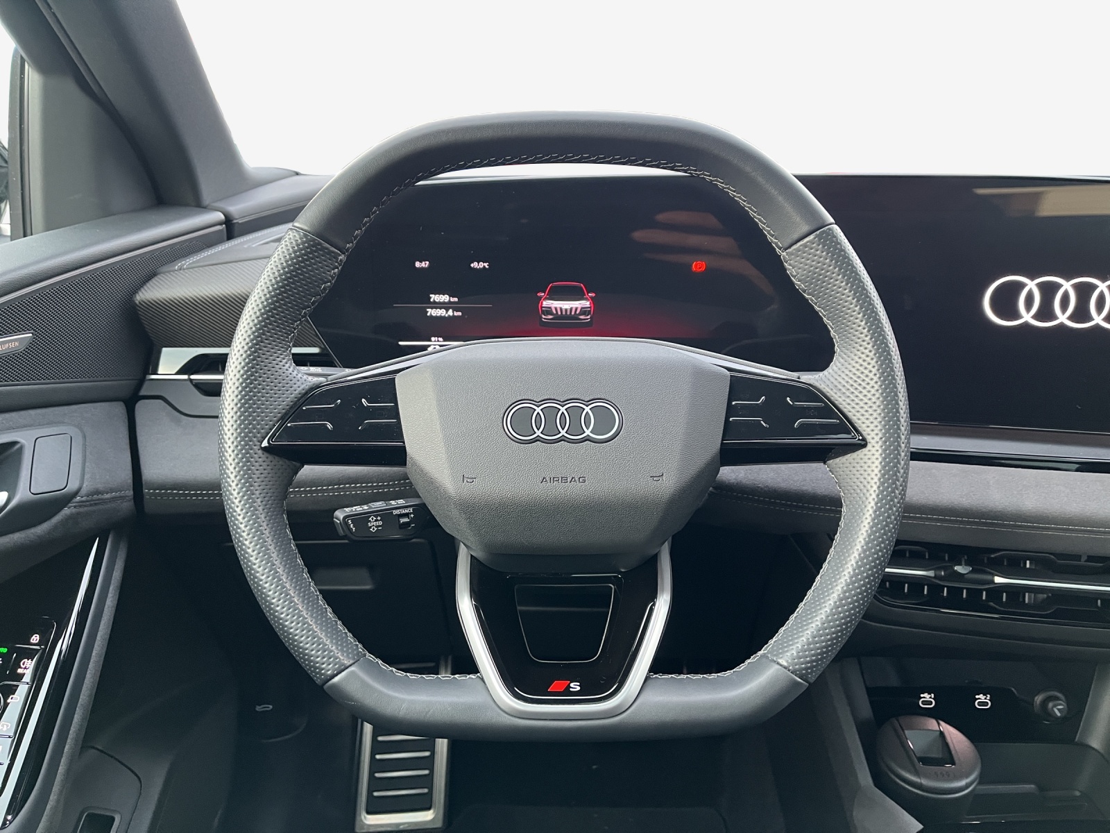 AUDI Q6 e-tron quattro-image-10