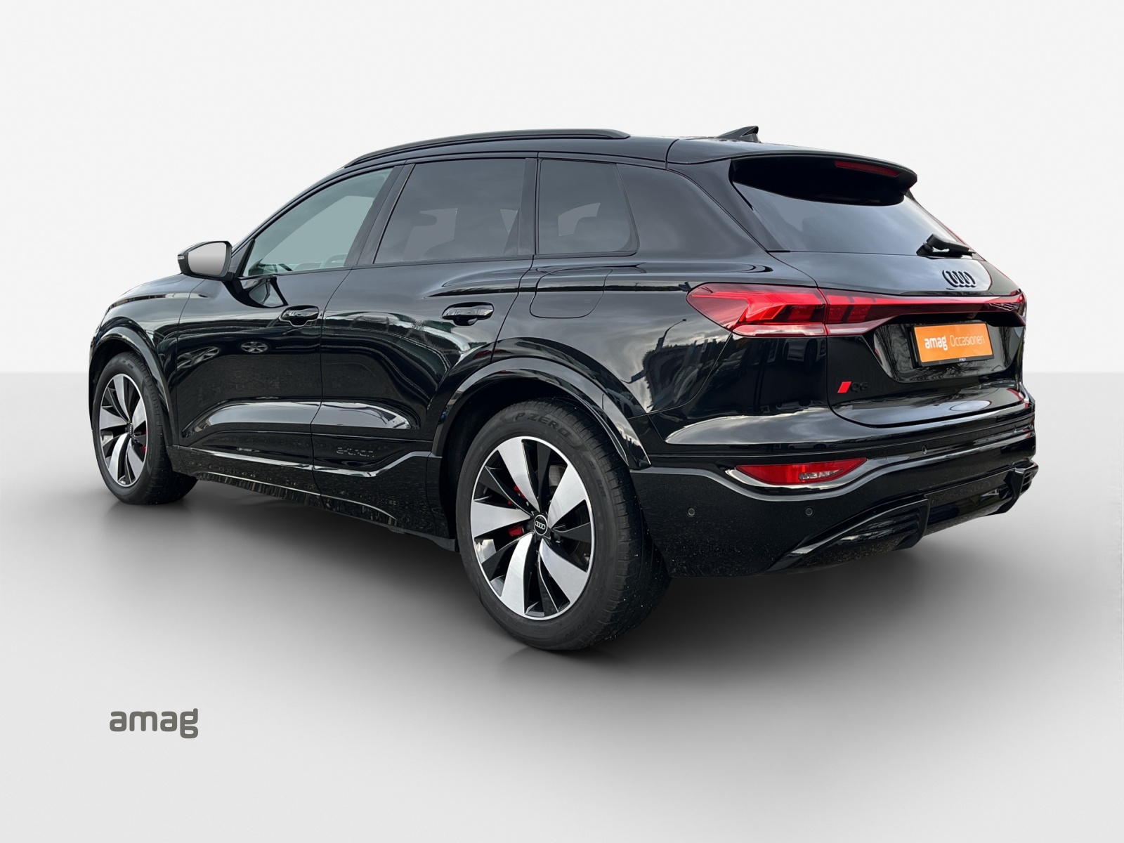 AUDI Q6 e-tron quattro-image-2