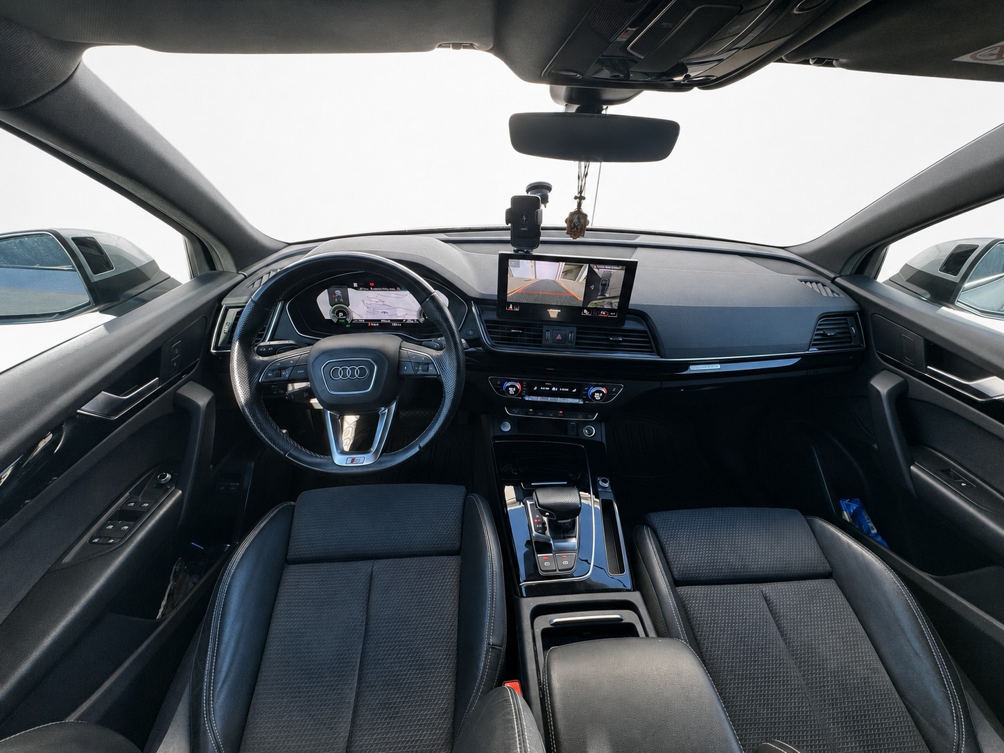 AUDI Q5 2.0 50 TFSI e S Line quattro S-Tronic-image-4