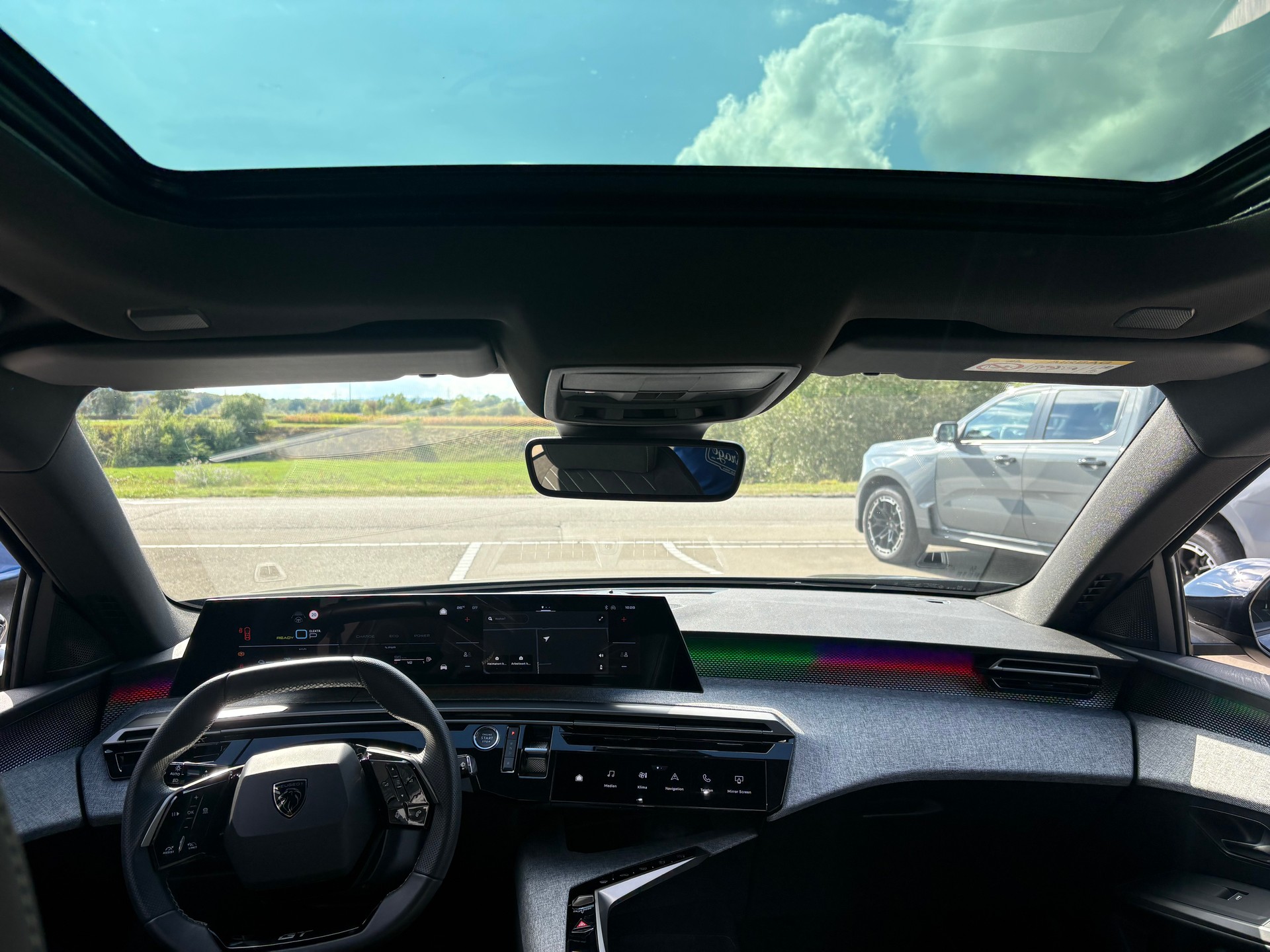 PEUGEOT 5008 1.6 PHEV GT-image-9