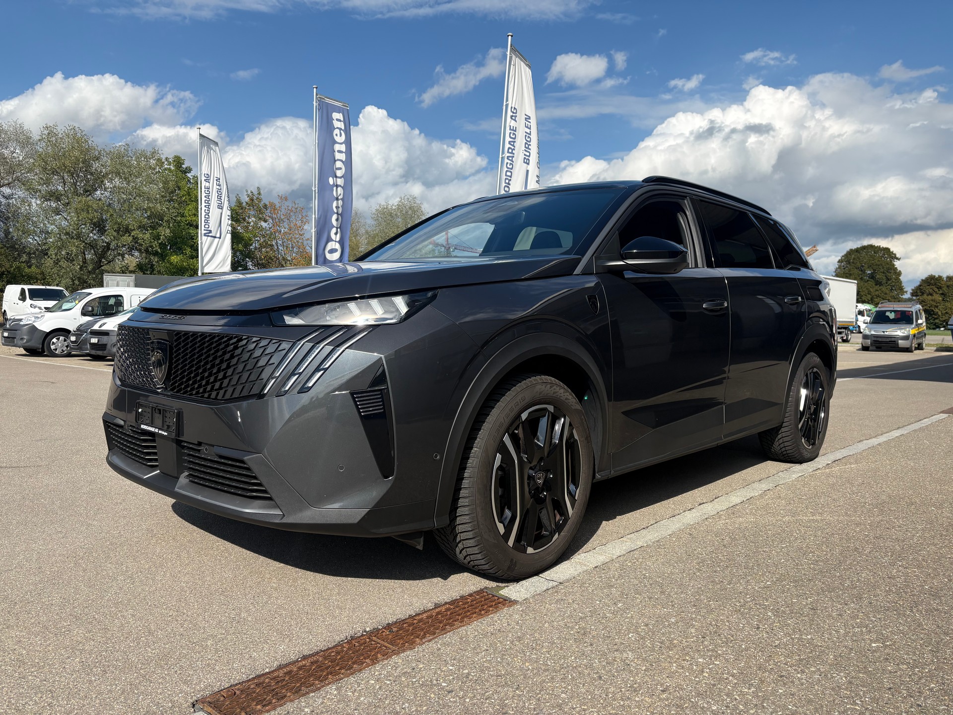 PEUGEOT 5008 1.6 PHEV GT-image-2