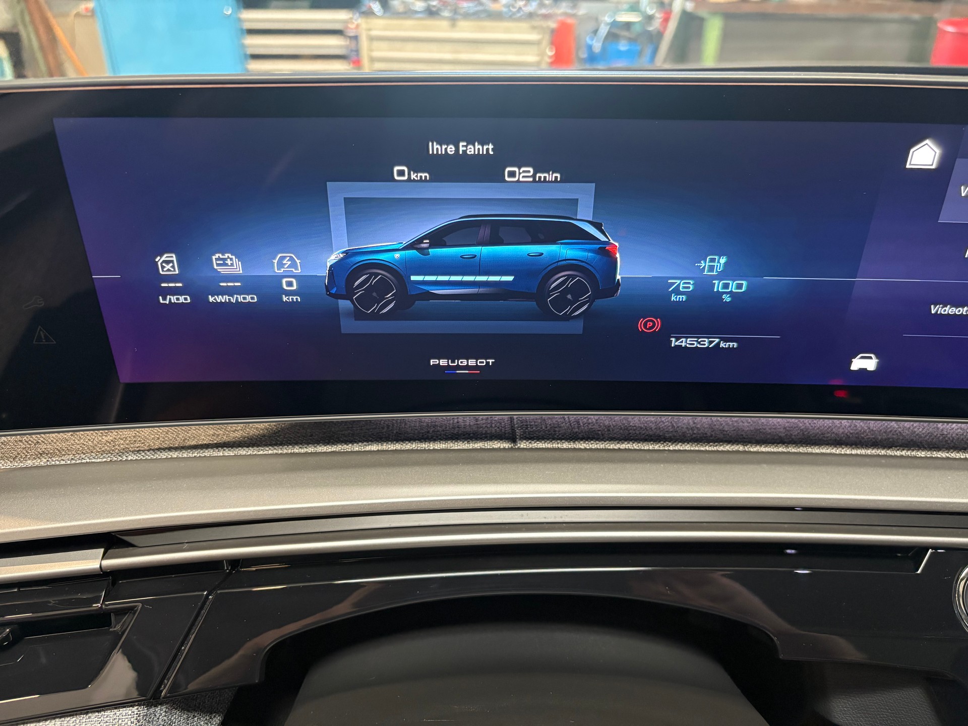 PEUGEOT 5008 1.6 PHEV GT-image-14