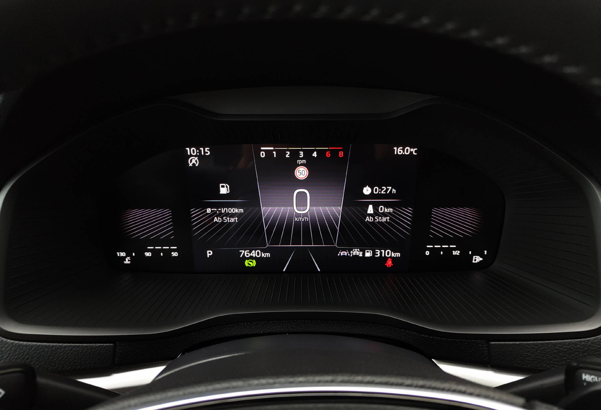 SKODA Karoq 1.5 TSI Selection DSG-image-7
