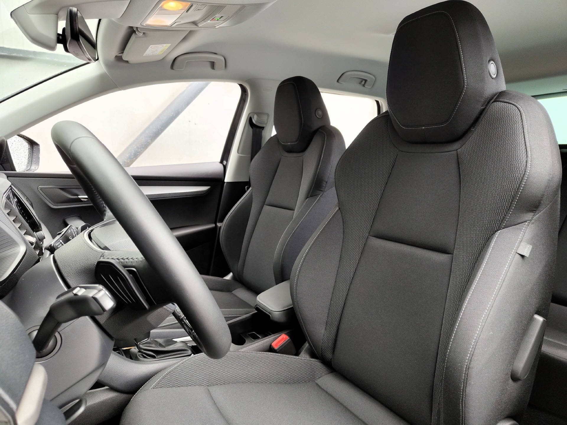 SKODA Karoq 1.5 TSI Selection DSG-image-5