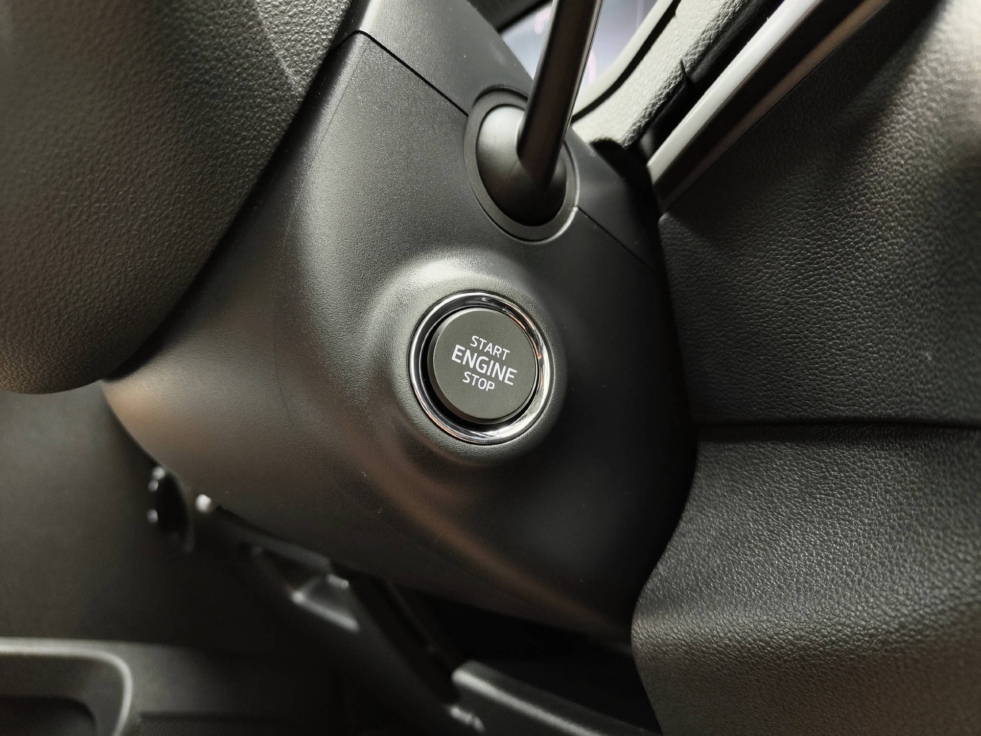 SKODA Karoq 1.5 TSI Selection DSG-image-13