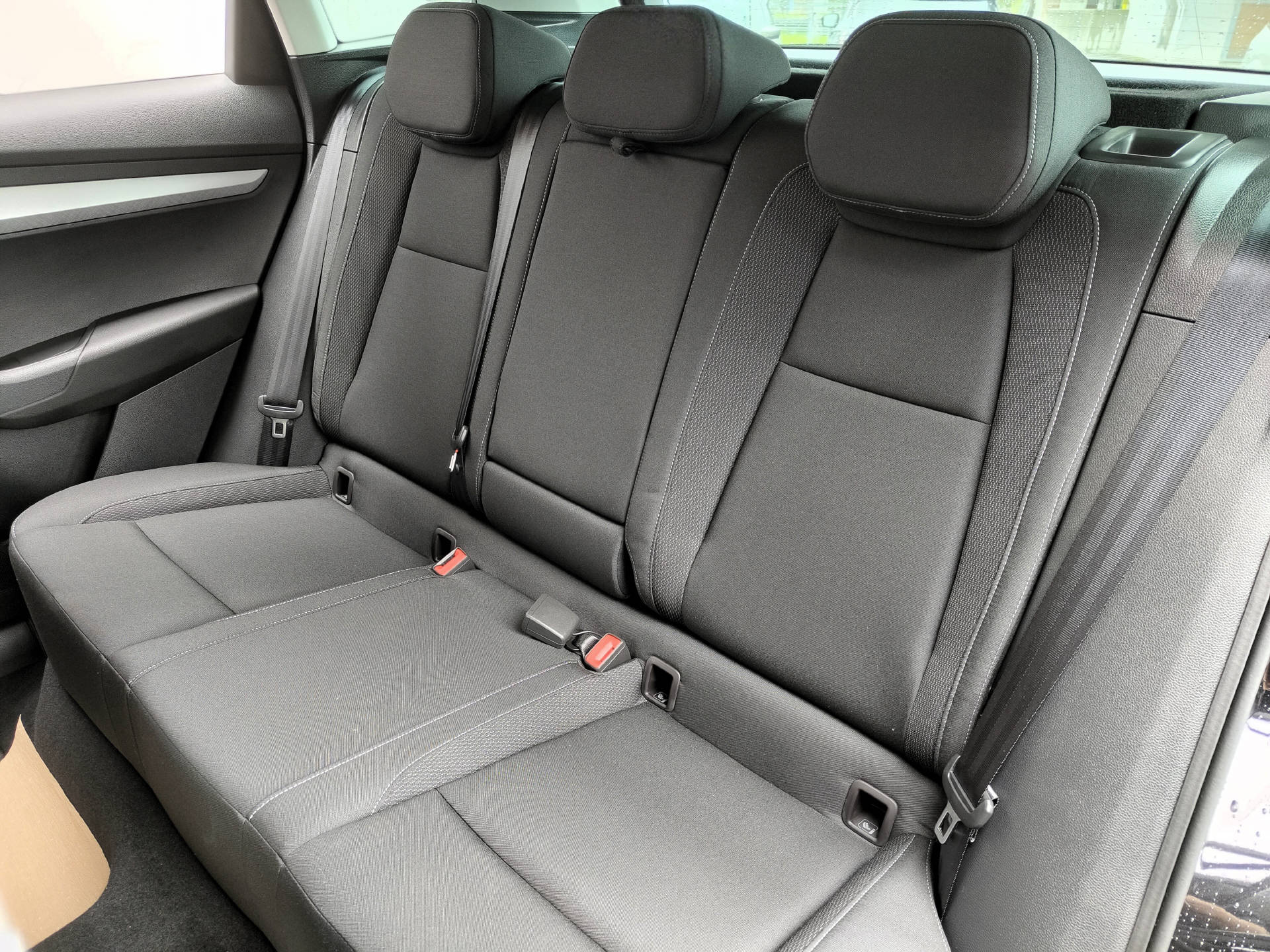 SKODA Karoq 1.5 TSI Selection DSG-image-6