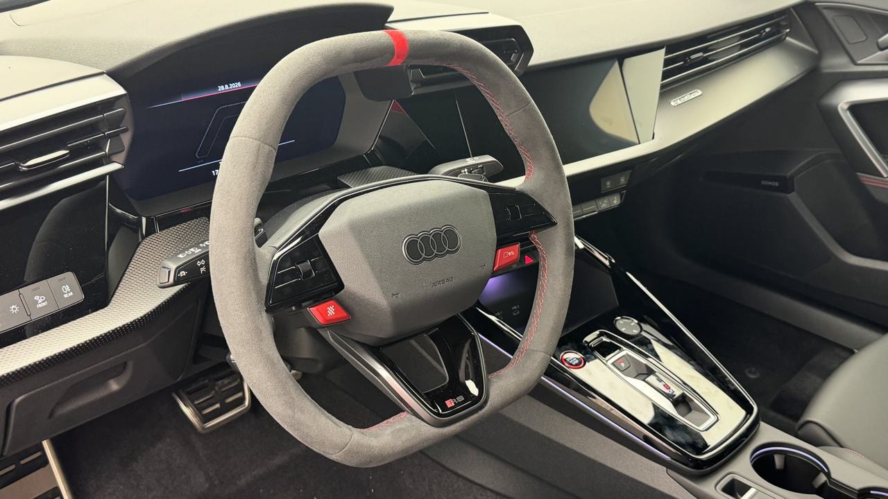 AUDI RS3 Limousine 2.5 TSI quattro S-tronic-image-6