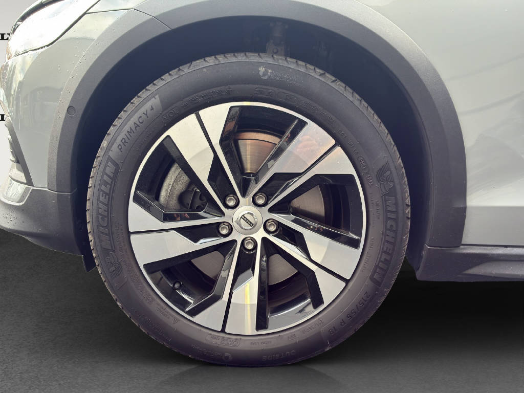 VOLVO V60 Cross Country 2.0 B5 Plus AWD-image-14