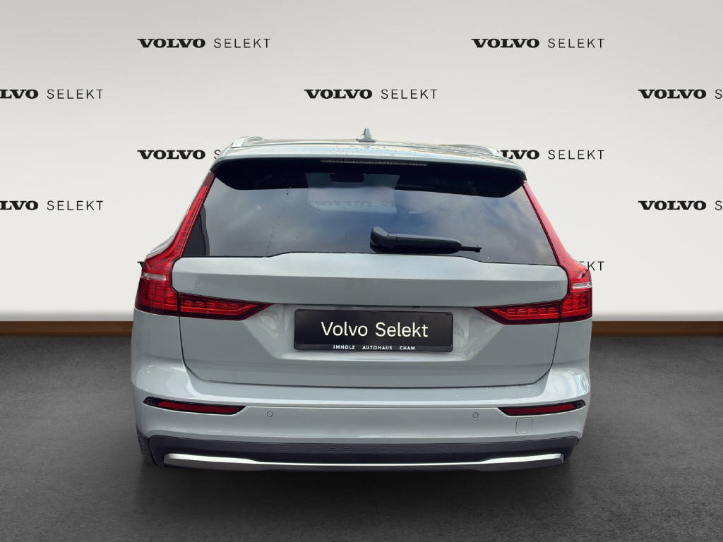 VOLVO V60 Cross Country 2.0 B5 Plus AWD-image-3