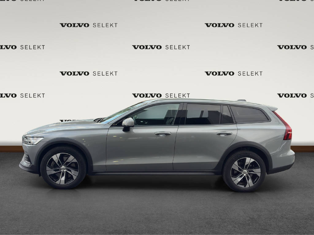 VOLVO V60 Cross Country 2.0 B5 Plus AWD-image-1