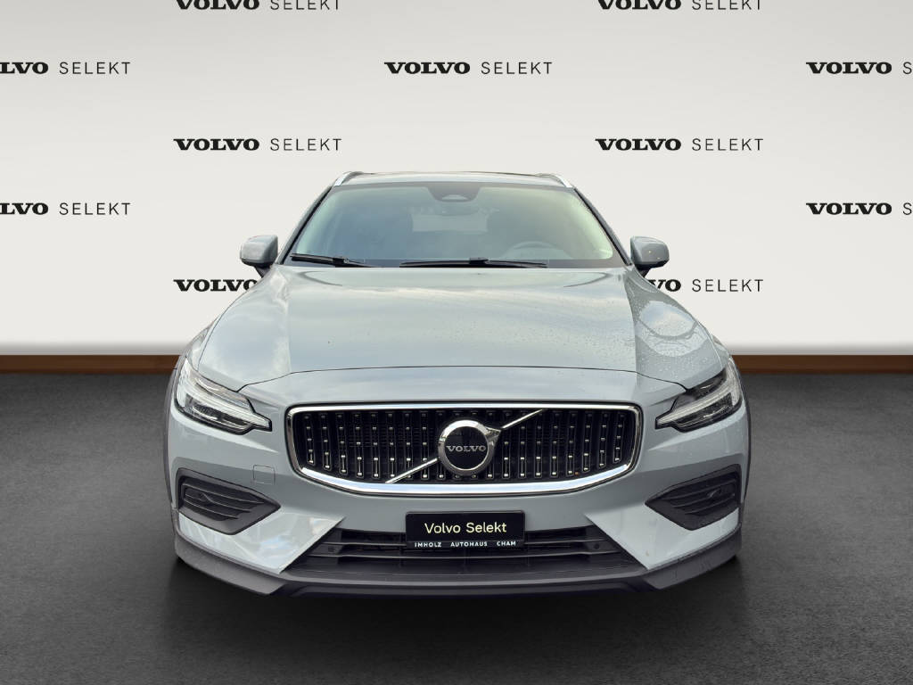 VOLVO V60 Cross Country 2.0 B5 Plus AWD-image-4