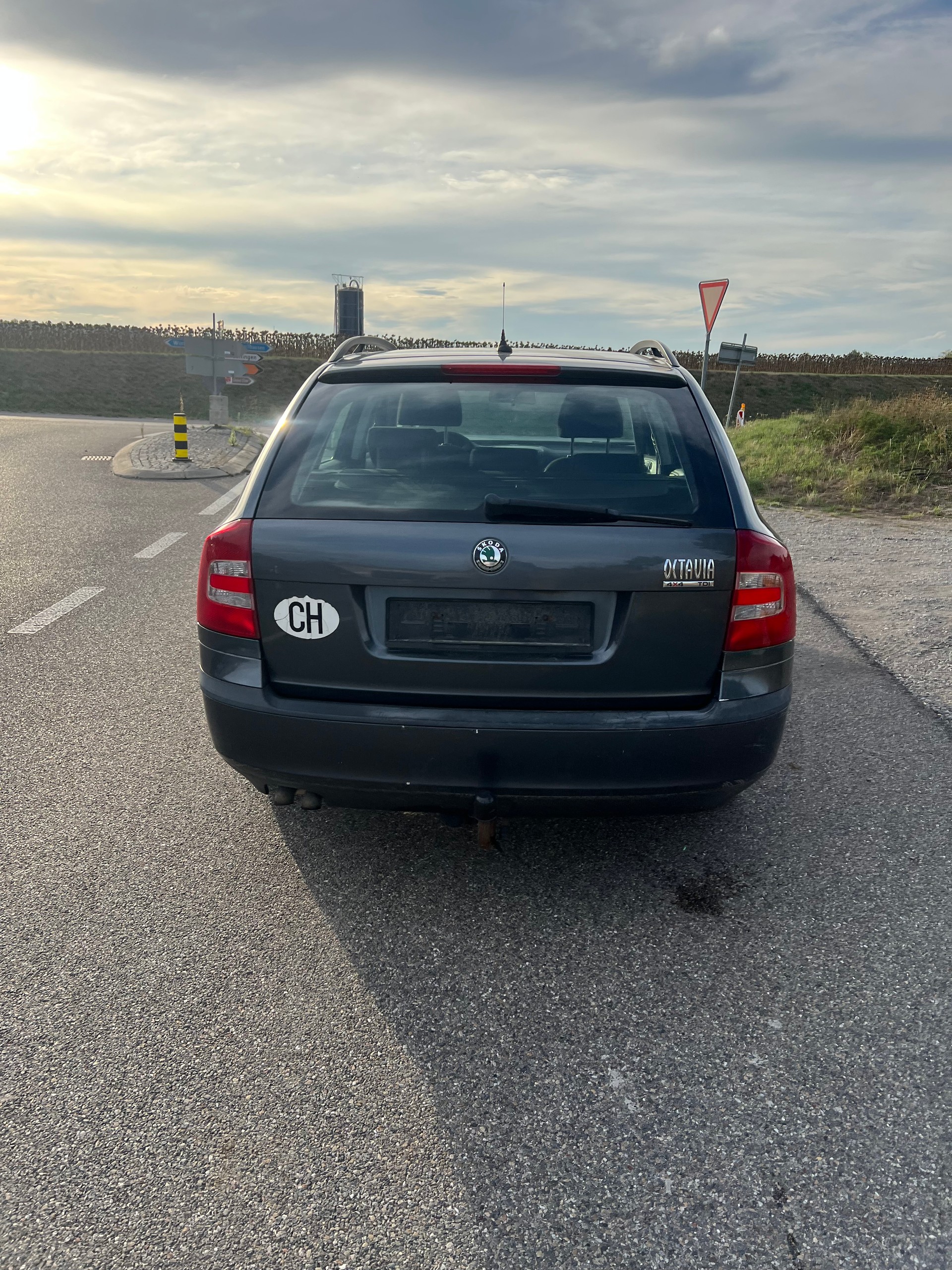 SKODA Octavia 1.9 TDI Adventure 4x4-image-5
