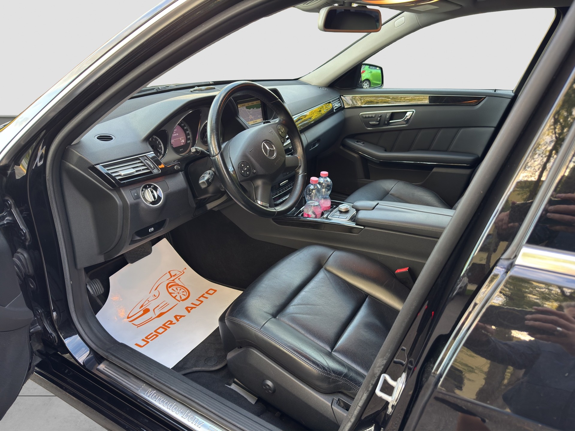 MERCEDES-BENZ E 300 CDI BlueEfficiency Avantgarde 7G-Tronic-image-12