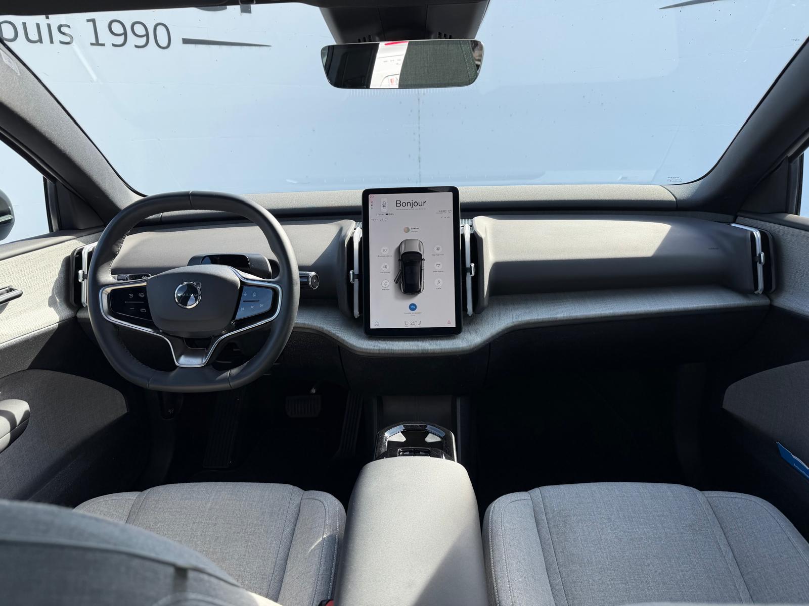 VOLVO EX30 E60 69kWh Twin Ultra-image-9