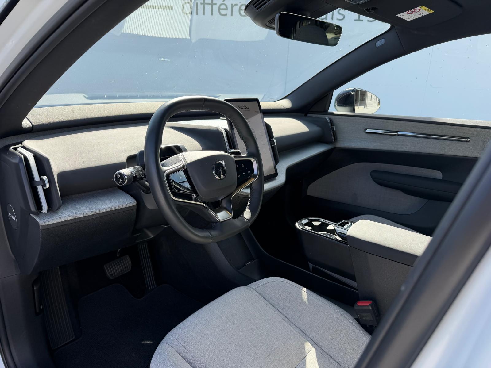 VOLVO EX30 E60 69kWh Twin Ultra-image-7